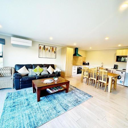 April Apartments Лейк Текапо Екстериор снимка