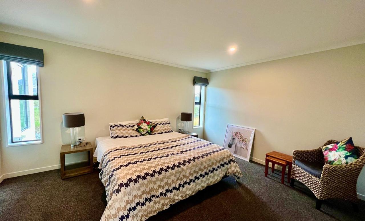 April Apartments Лейк Текапо Екстериор снимка