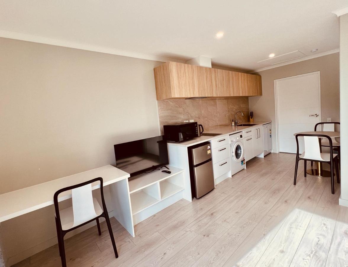 April Apartments Лейк Текапо Екстериор снимка