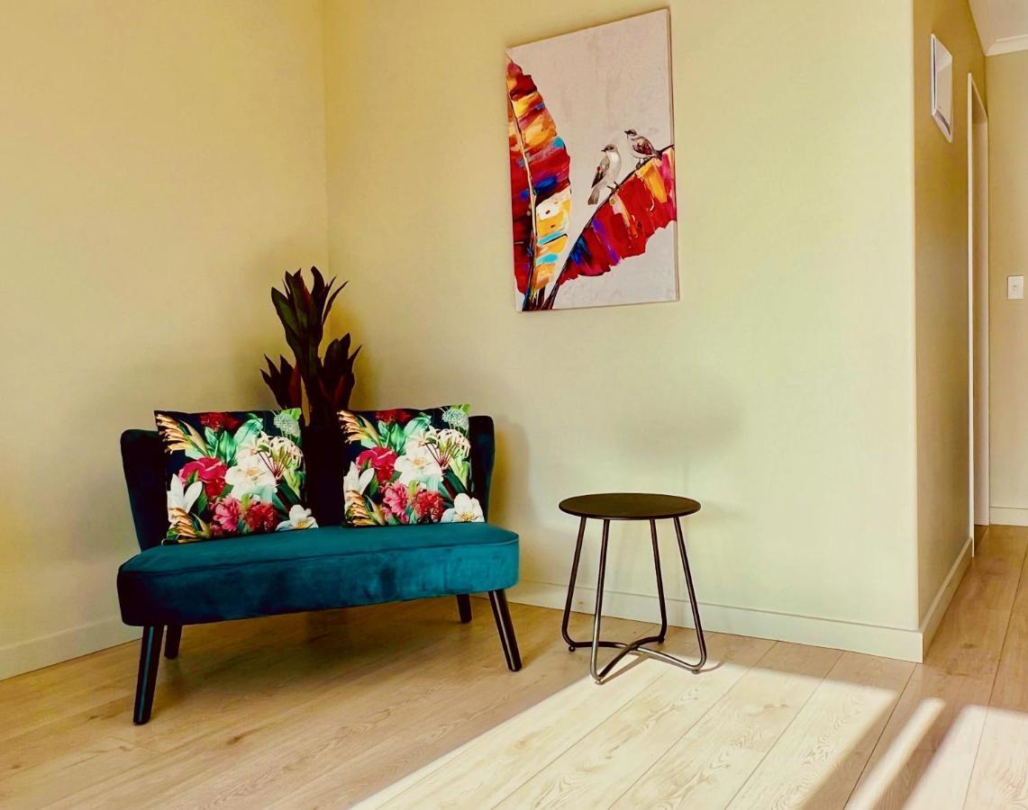 April Apartments Лейк Текапо Екстериор снимка