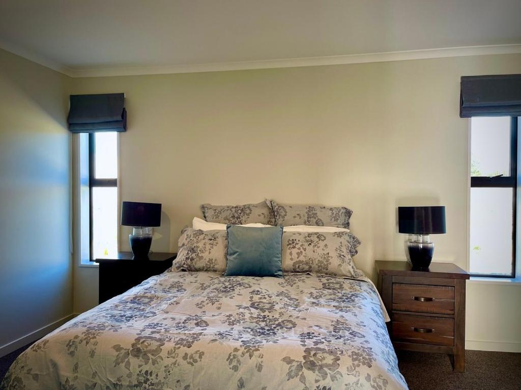 April Apartments Лейк Текапо Екстериор снимка