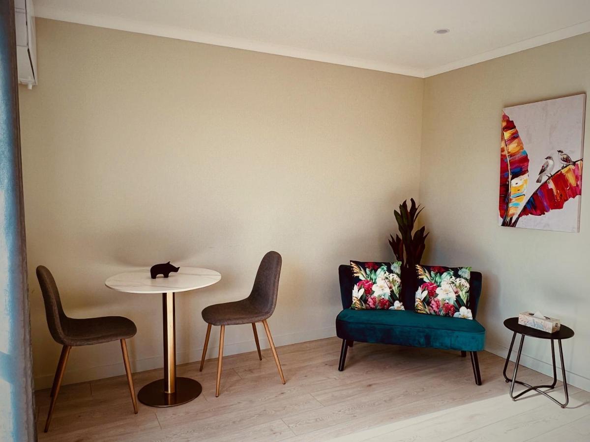 April Apartments Лейк Текапо Екстериор снимка