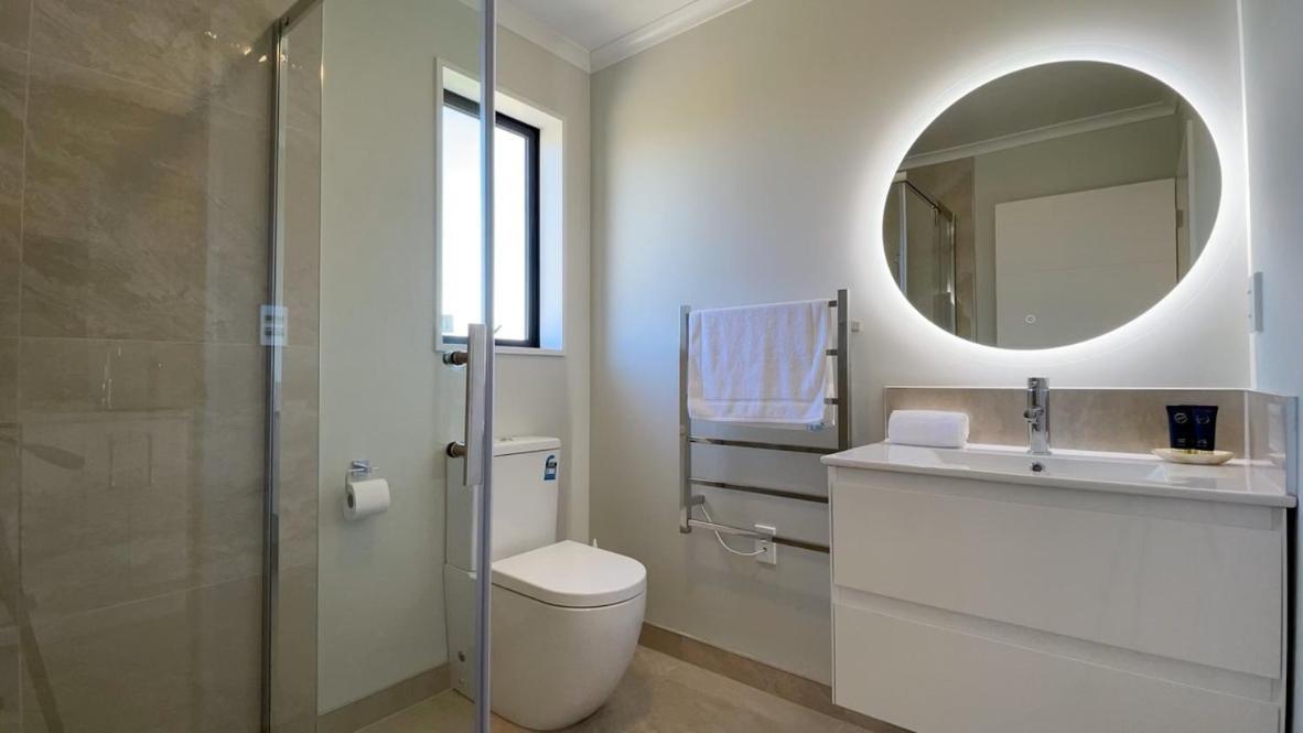 April Apartments Лейк Текапо Екстериор снимка