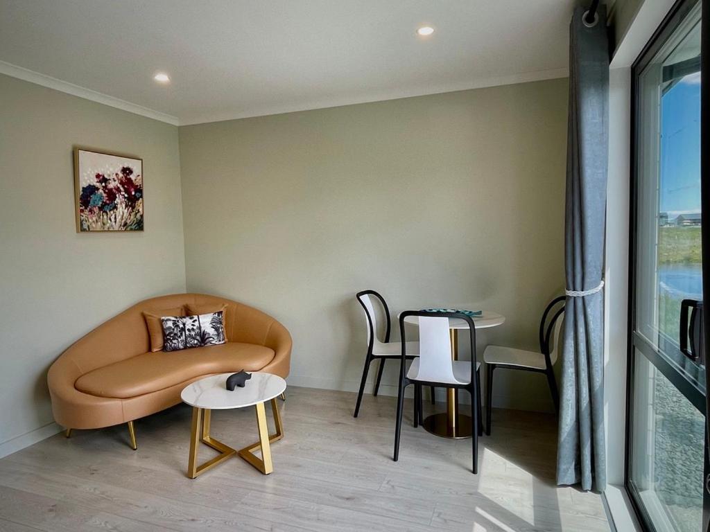 April Apartments Лейк Текапо Екстериор снимка