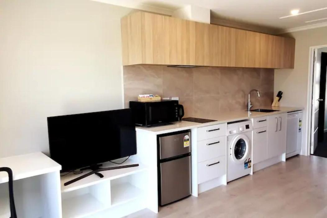 April Apartments Лейк Текапо Екстериор снимка