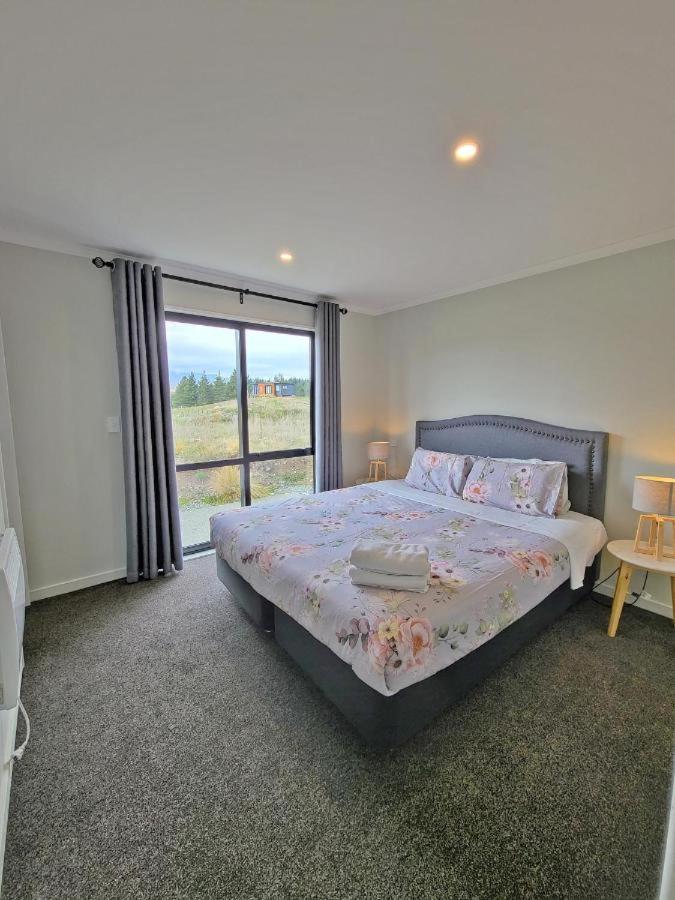 April Apartments Лейк Текапо Екстериор снимка