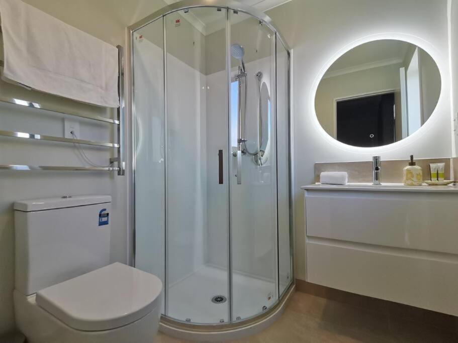 April Apartments Лейк Текапо Екстериор снимка