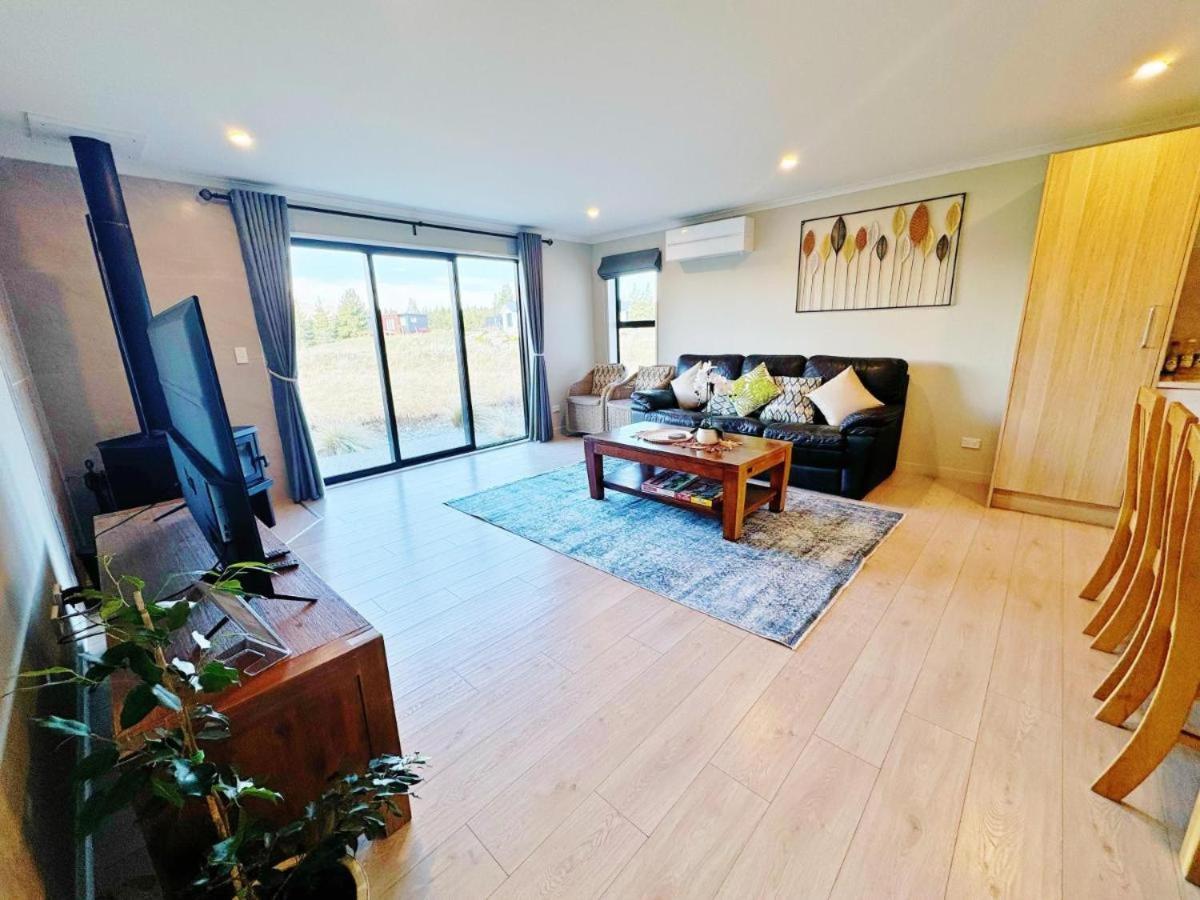 April Apartments Лейк Текапо Екстериор снимка