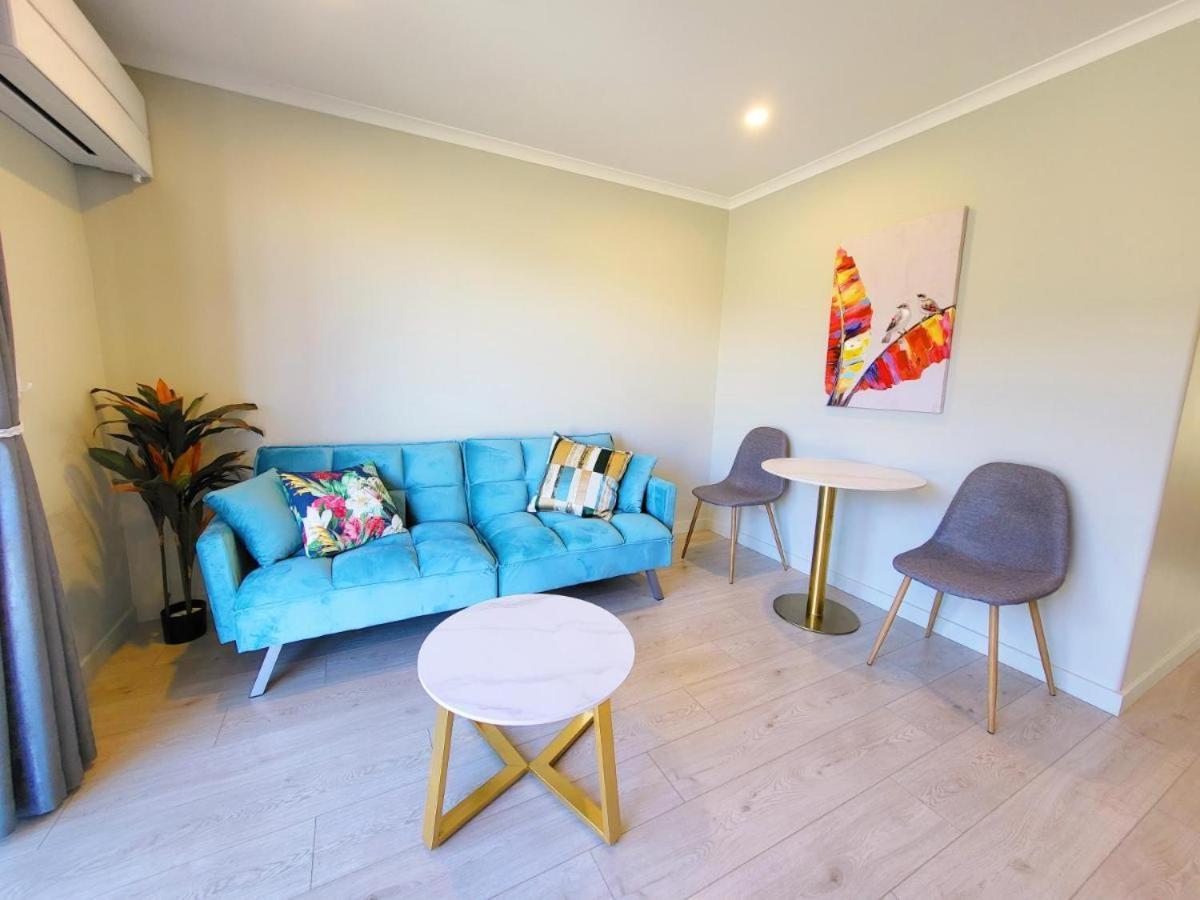 April Apartments Лейк Текапо Екстериор снимка